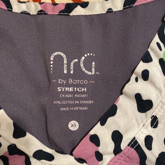 Cheetah scrub top - Picture 2 of 2